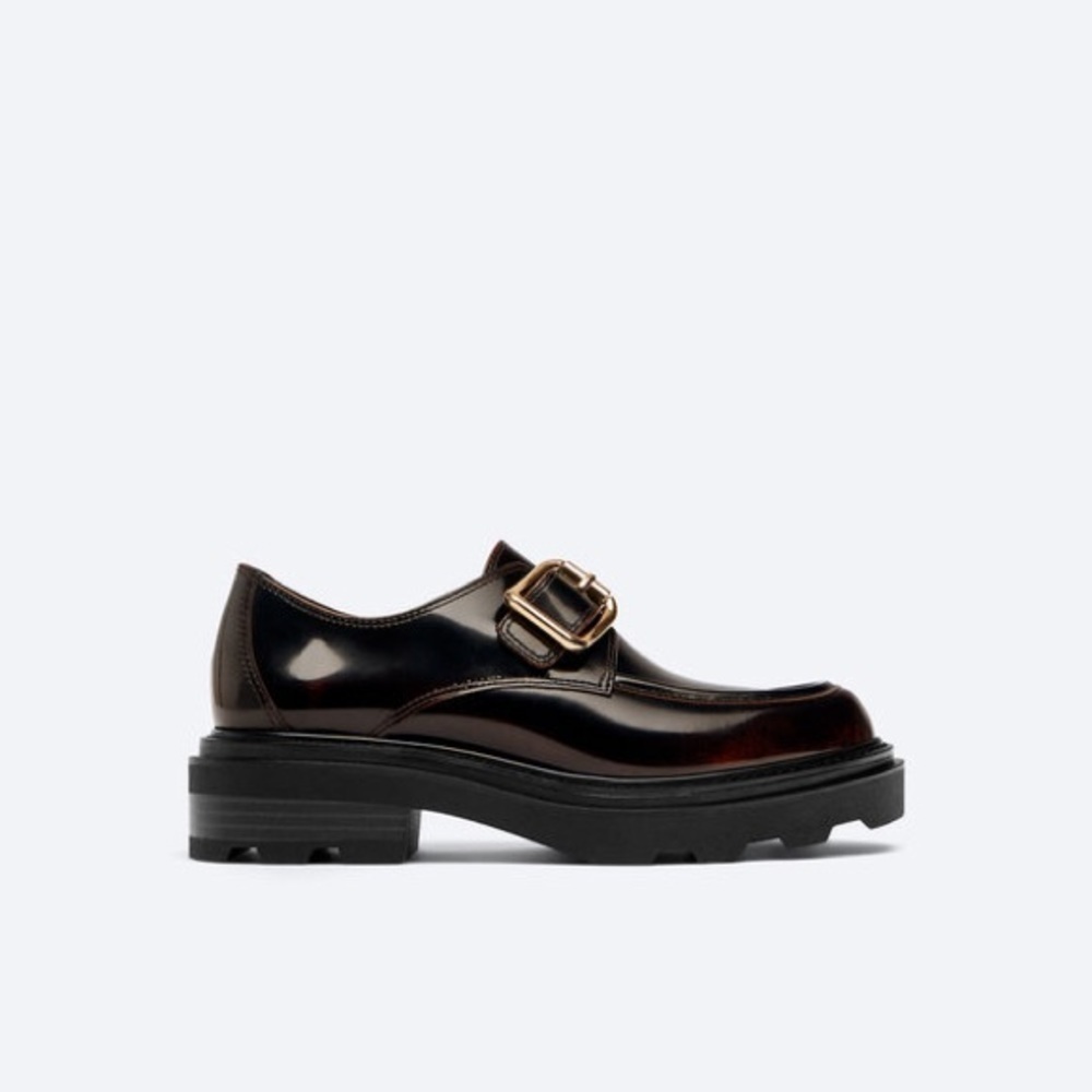 NWT. Uterque Black/Brown Glossy Finish Loafers. Size 6.
